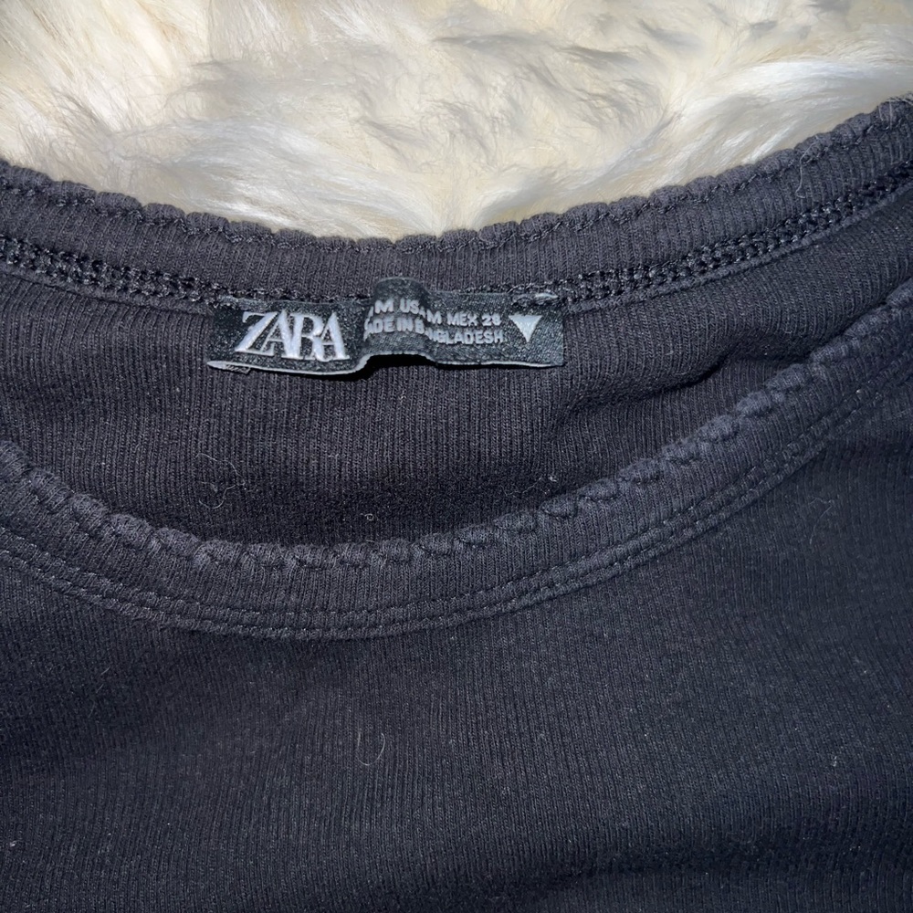 BLACK LETTUCE EDGE ZARA TOP